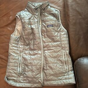 Patagonia L women’s Vest.